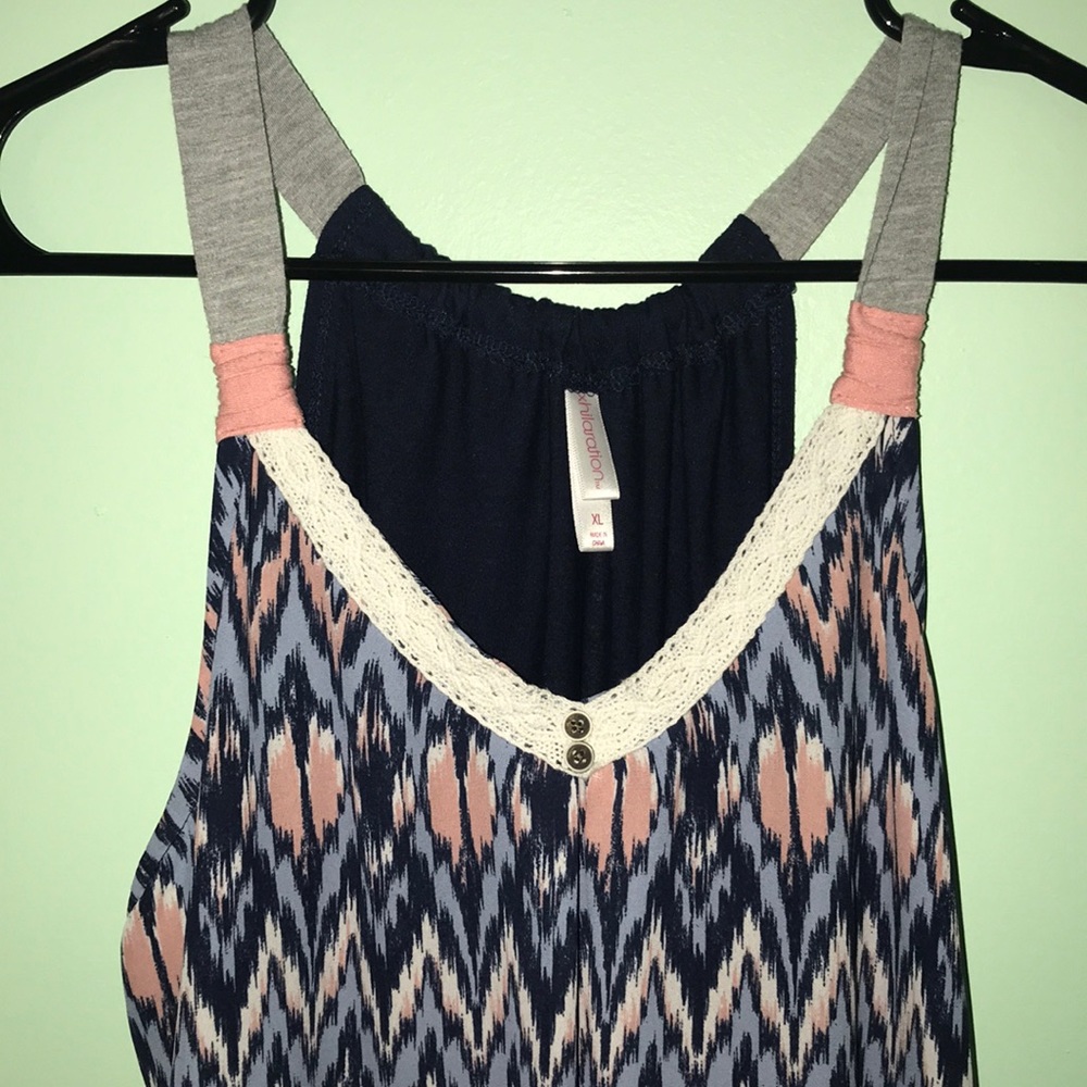 Patterned flowy tank top